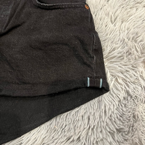 Levi’s 501 Black Jean Shorts - Picture 5 of 6